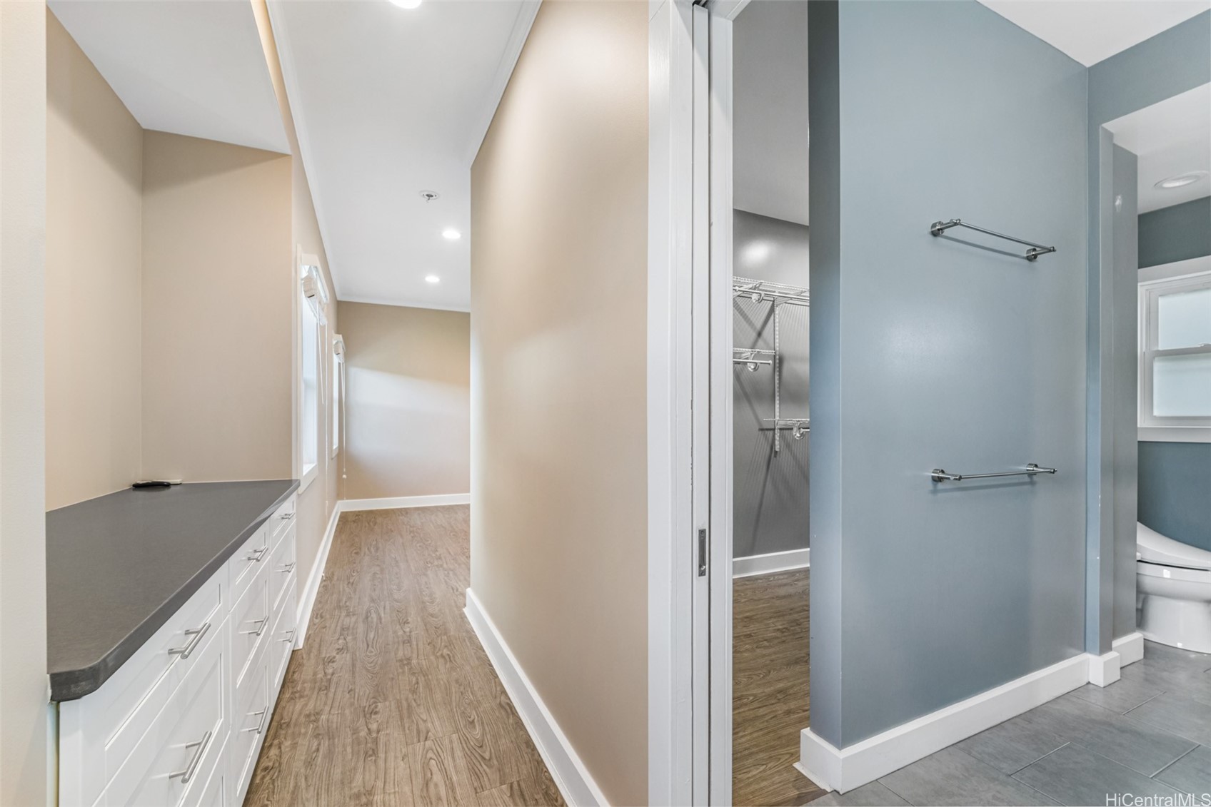 2054 Hillcrest Street Property Photo 10