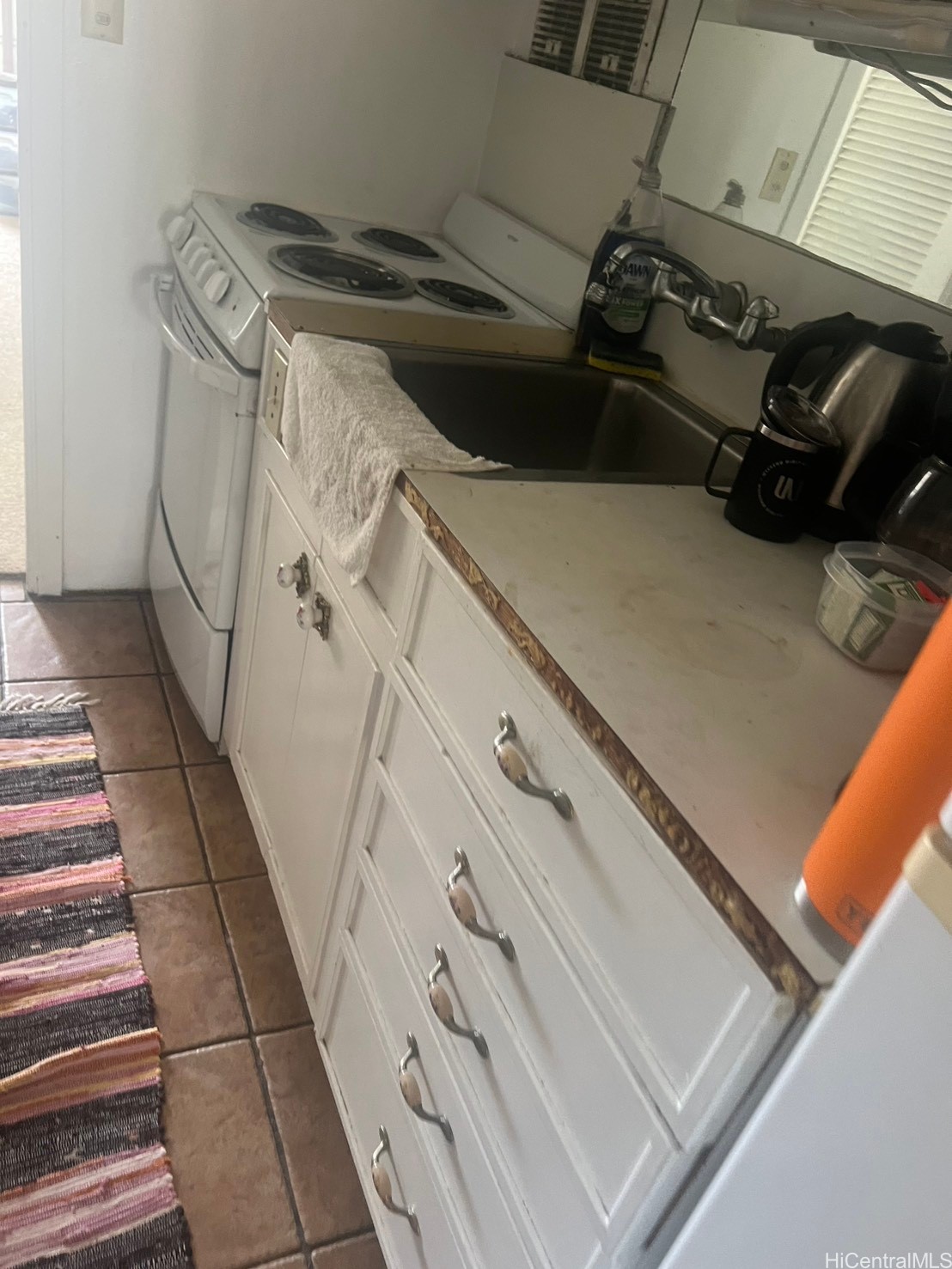 425 Ena Road B1105 Property Photo 3