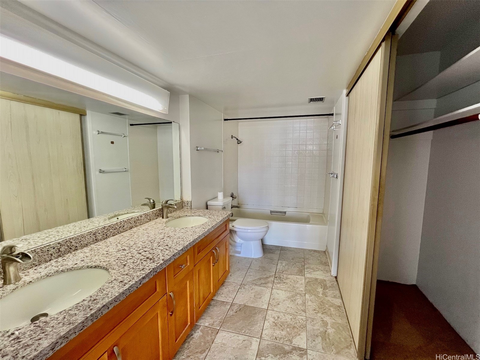 2600 Pualani Way 904 Property Photo 12