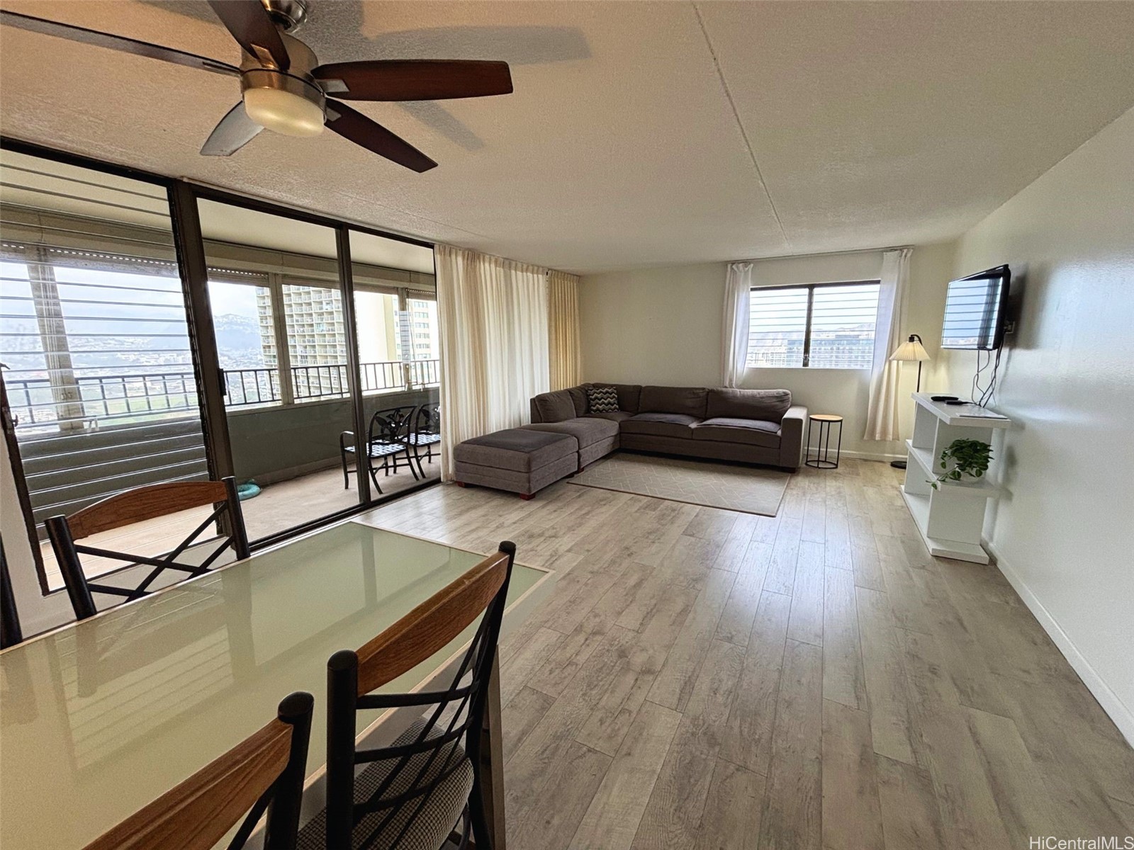 2240 Kuhio Avenue 3202 Property Photo 3