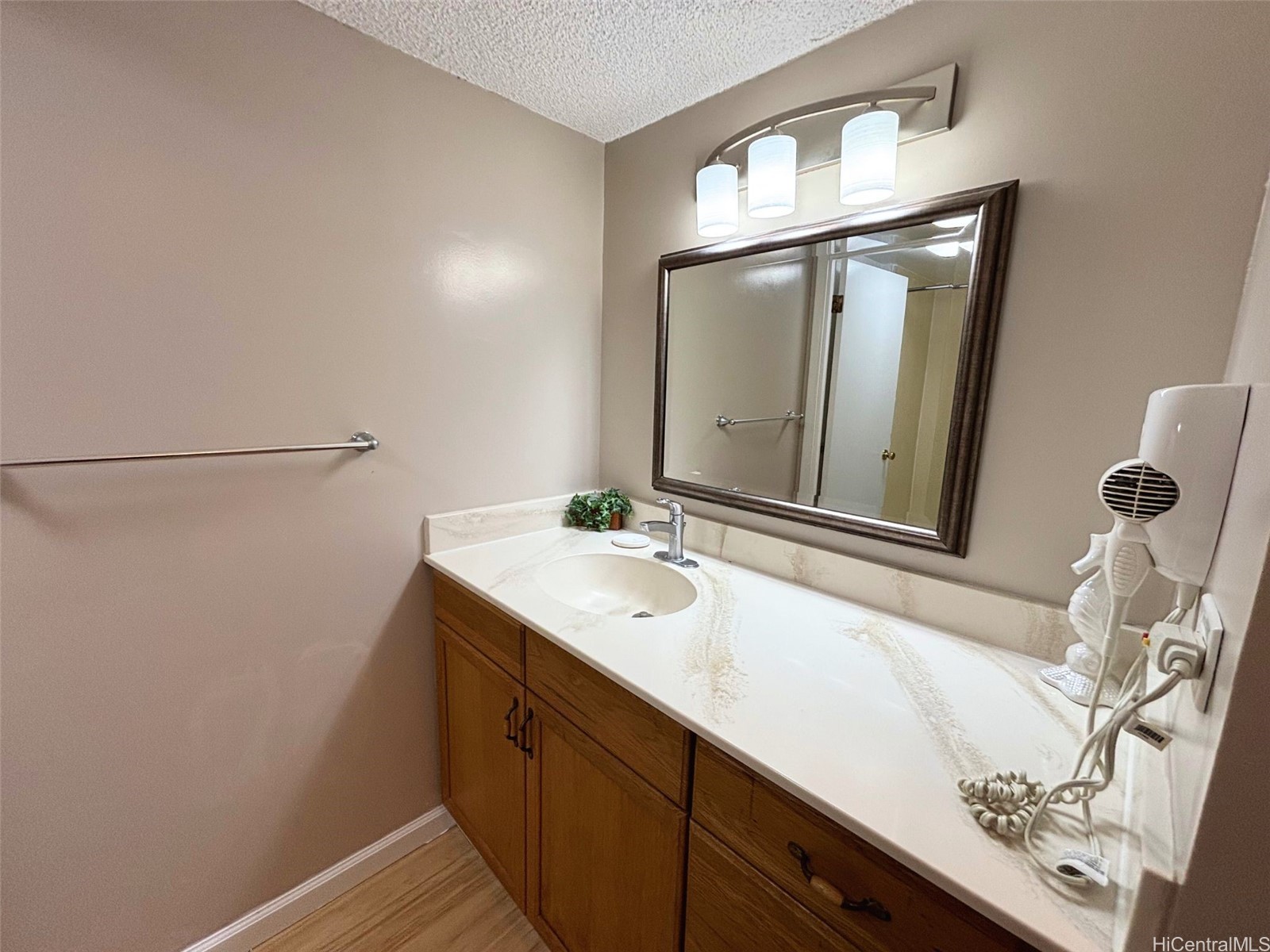 2240 Kuhio Avenue 3202 Property Photo 8