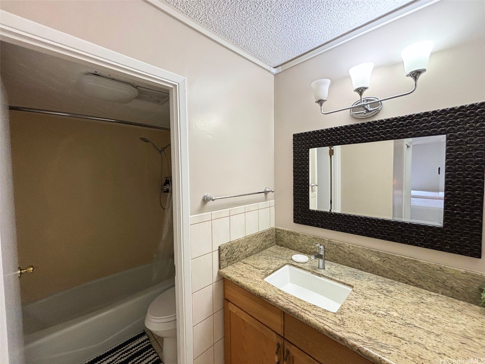 2240 Kuhio Avenue 3202 Property Photo 9