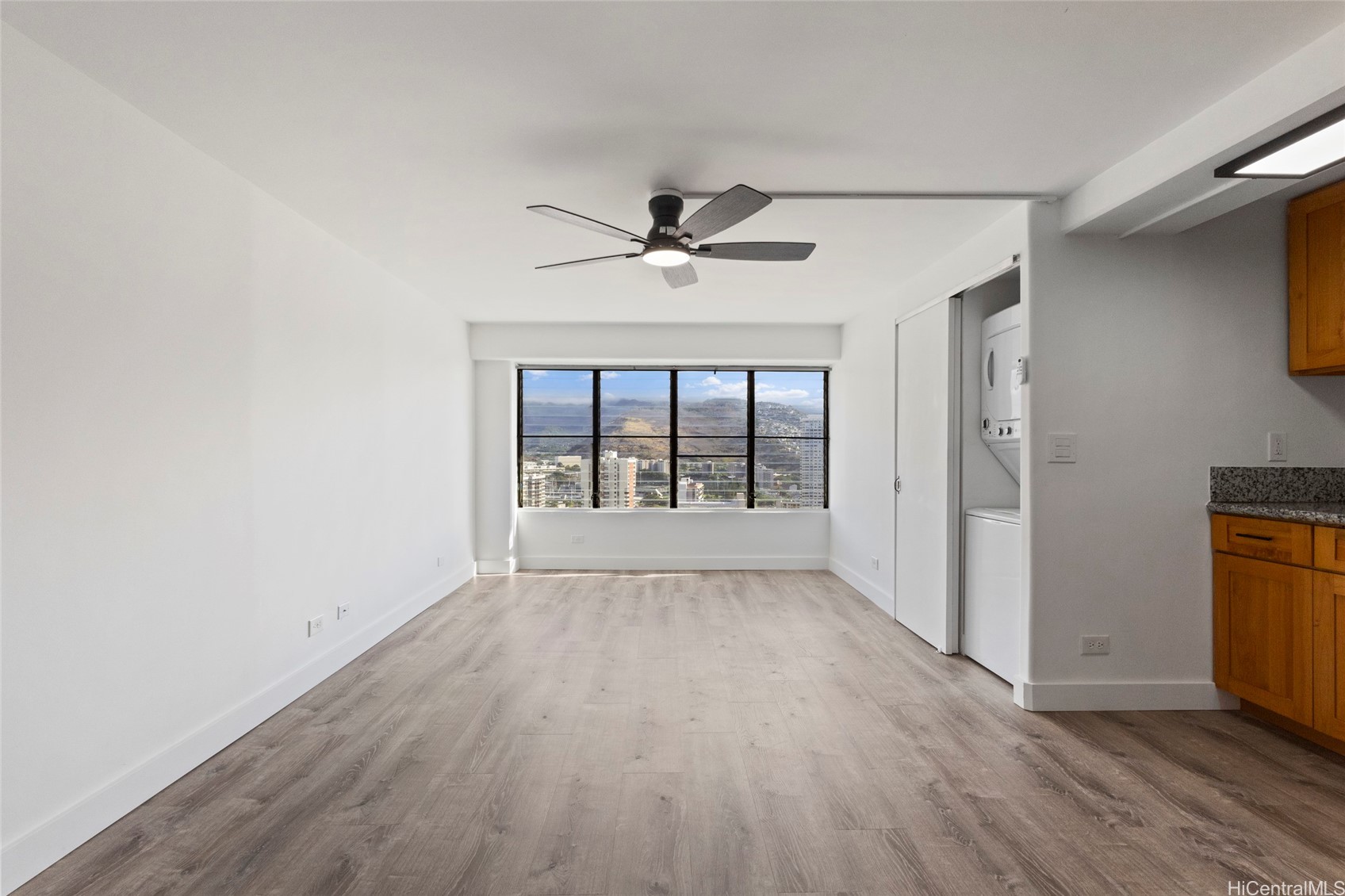 2525 Date Street 3203 Property Photo 2