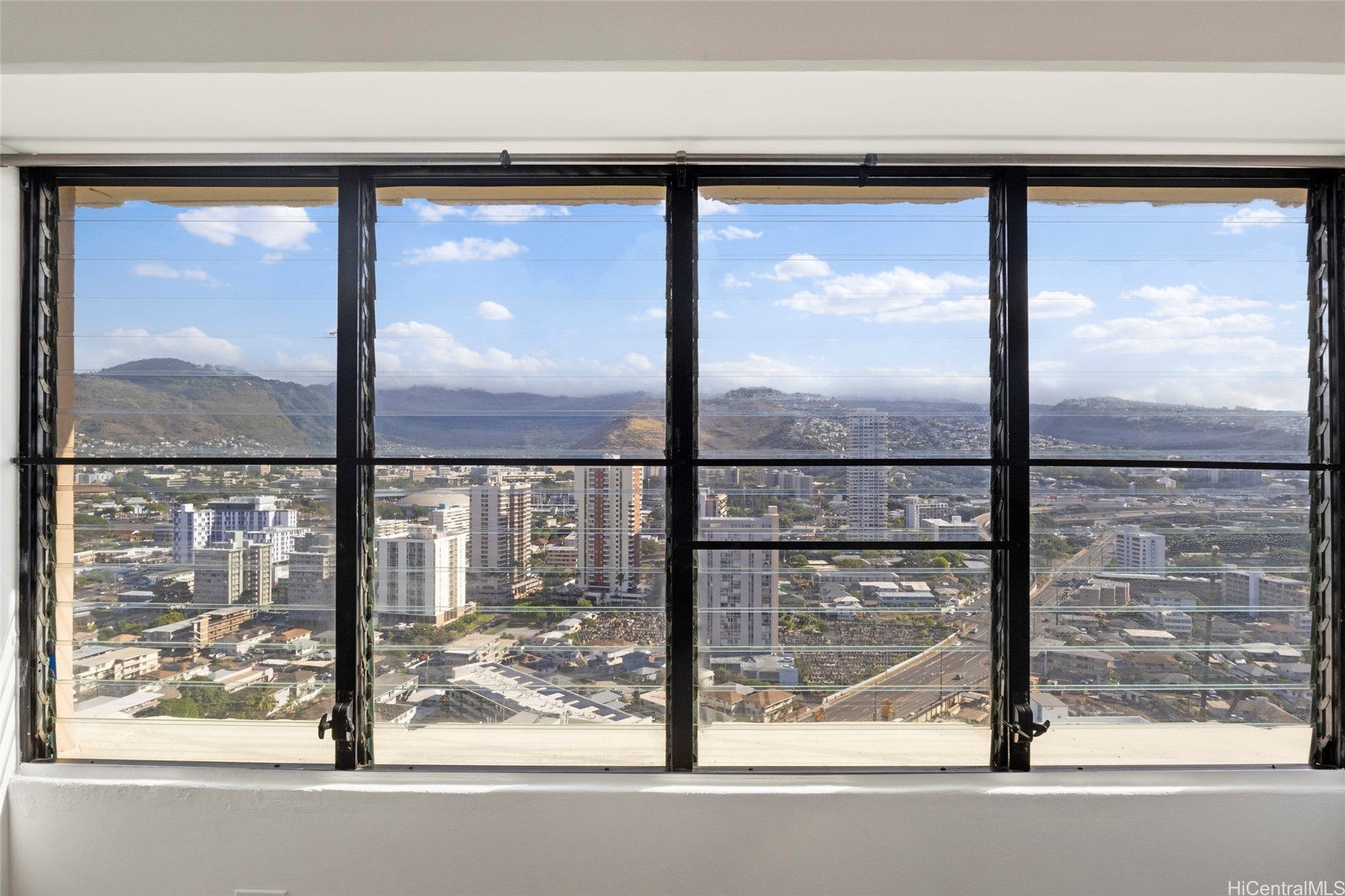 2525 Date Street 3203 Property Photo 4