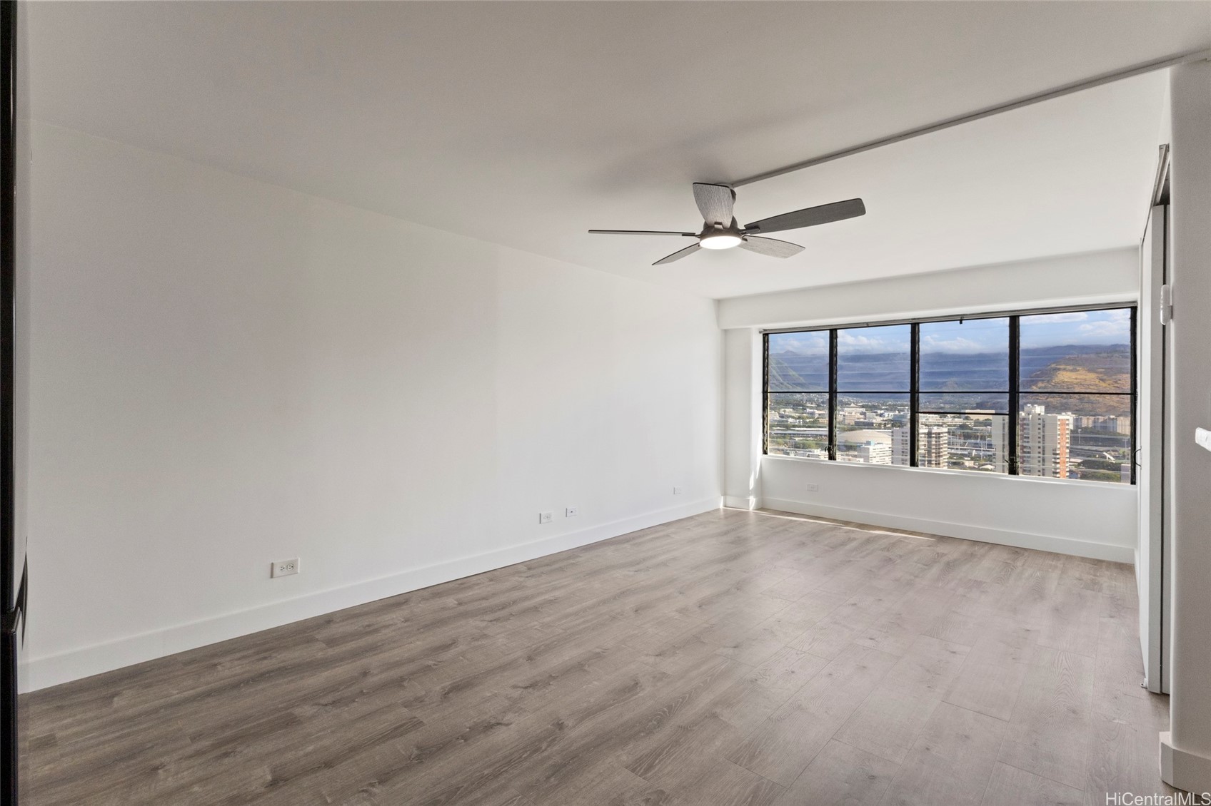 2525 Date Street 3203 Property Photo 5