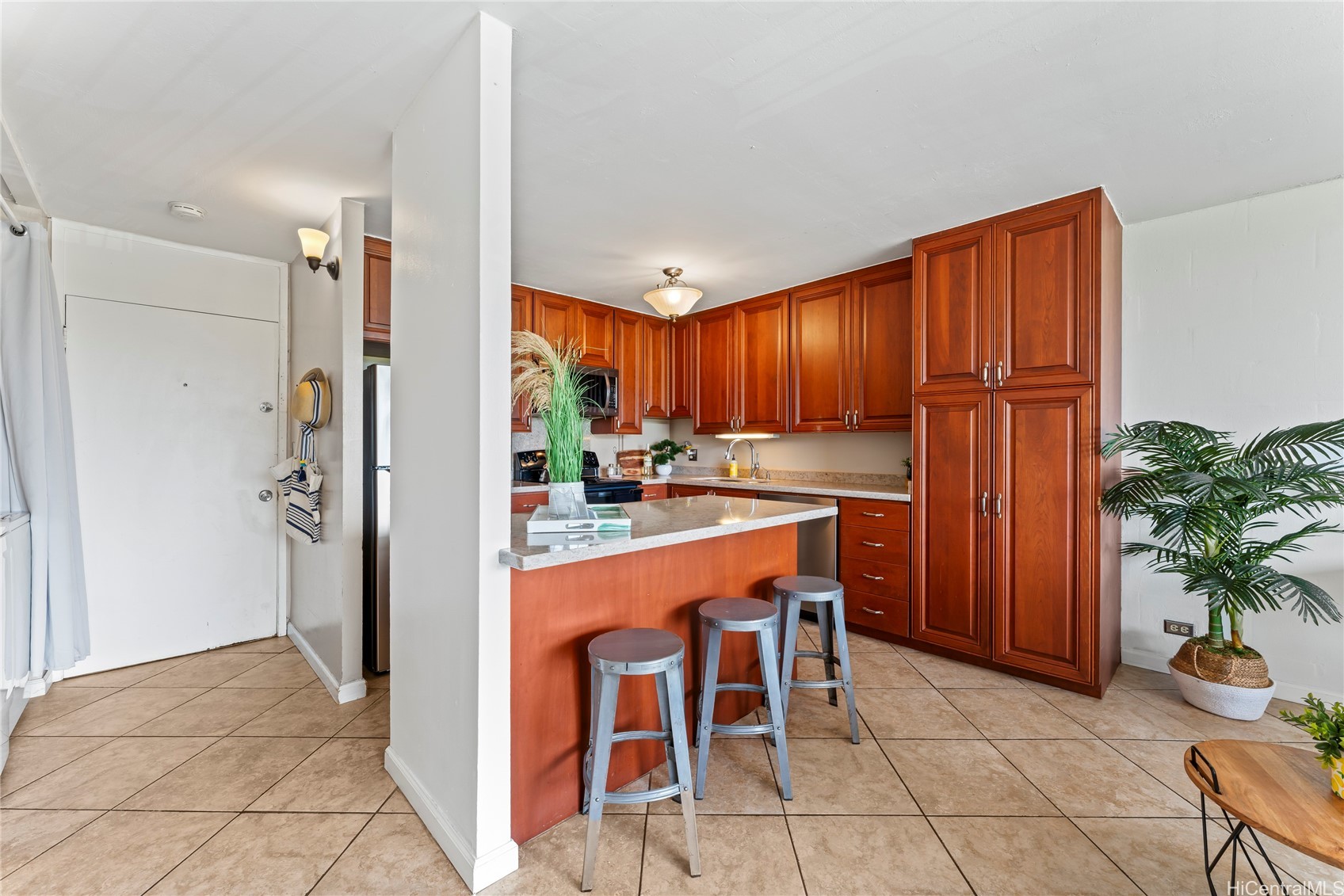 1830 Wilikina Drive 606 Property Photo 6
