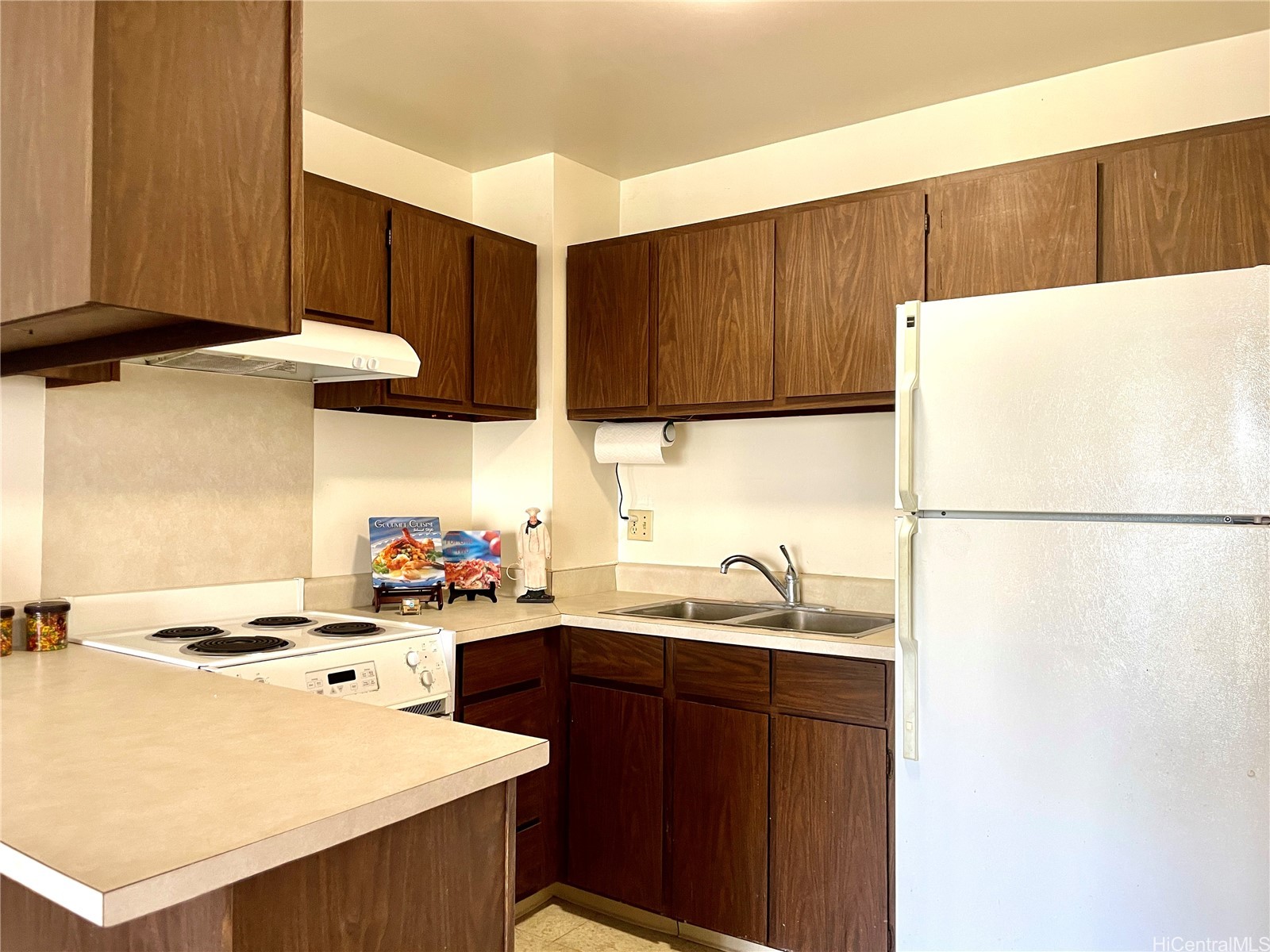 2474 Kapiolani Boulevard 503 Property Photo 4