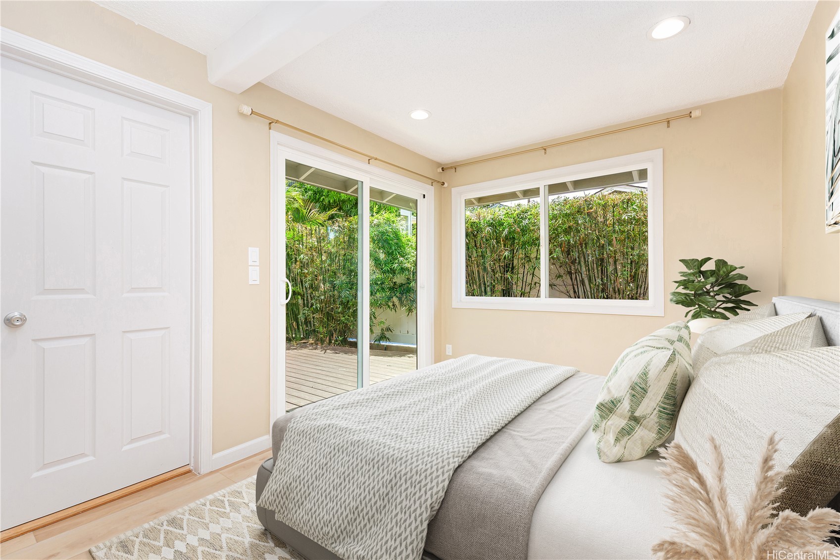 1898 Iwi Way Property Photo 6