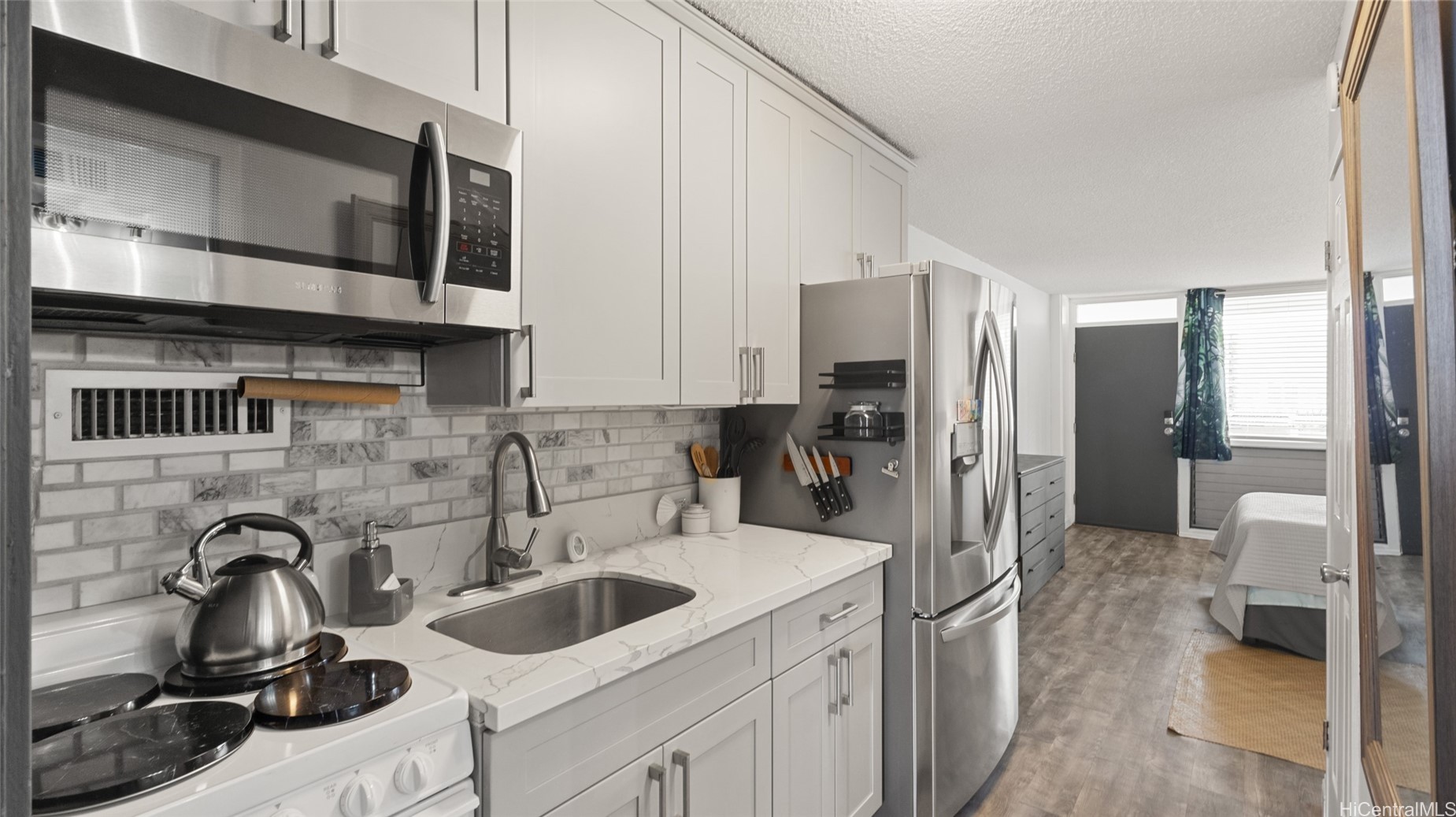 1720 Ala Moana Boulevard 803b Property Photo 6