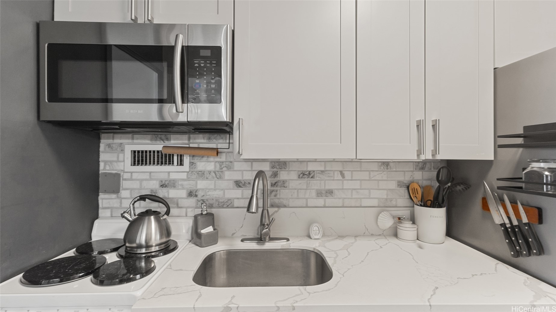 1720 Ala Moana Boulevard 803b Property Photo 7