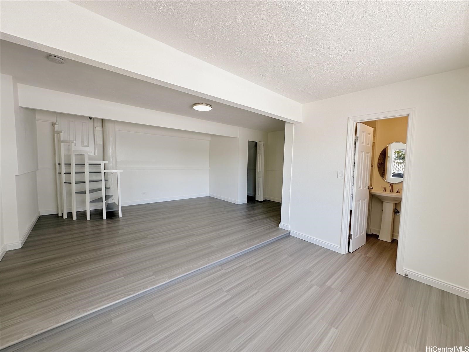 3015 Alencastre Place Property Photo 15