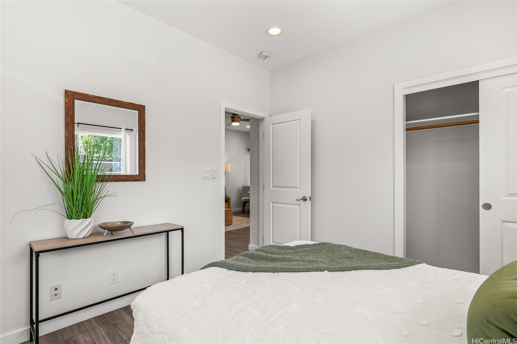 642 N Vineyard Boulevard E Property Photo 9