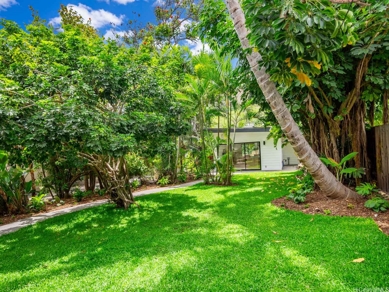 223 Lanipo Drive Property Photo 3