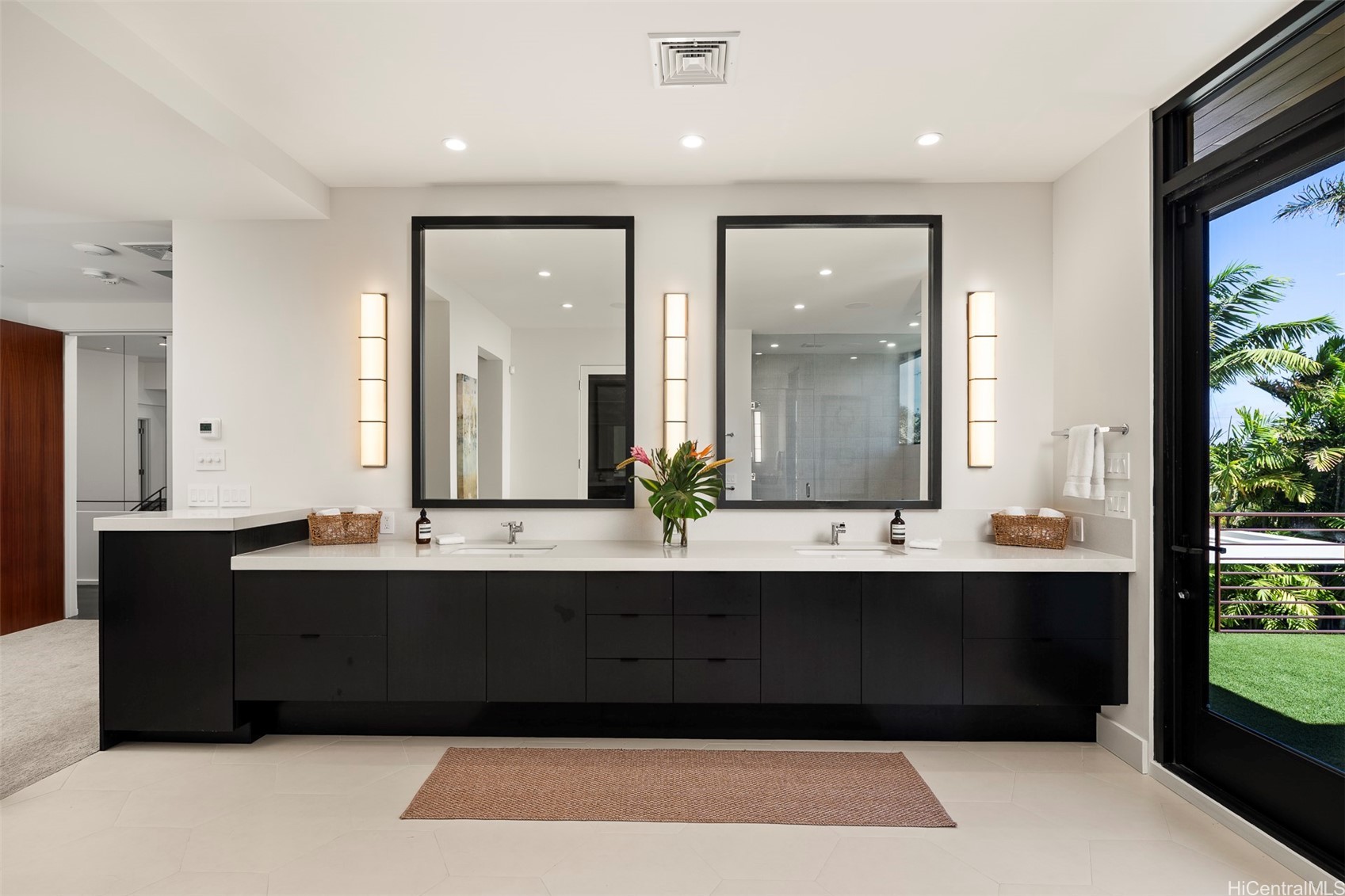 4366 Royal Place Property Photo 14