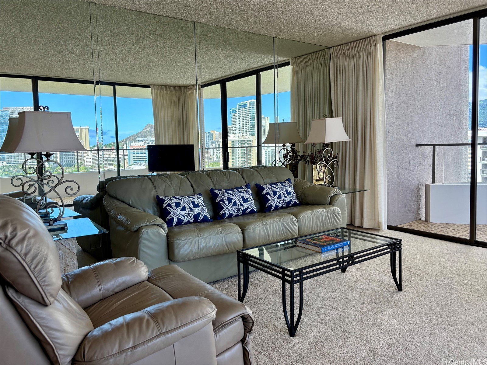 1910 Ala Moana Boulevard 19d Property Photo 4
