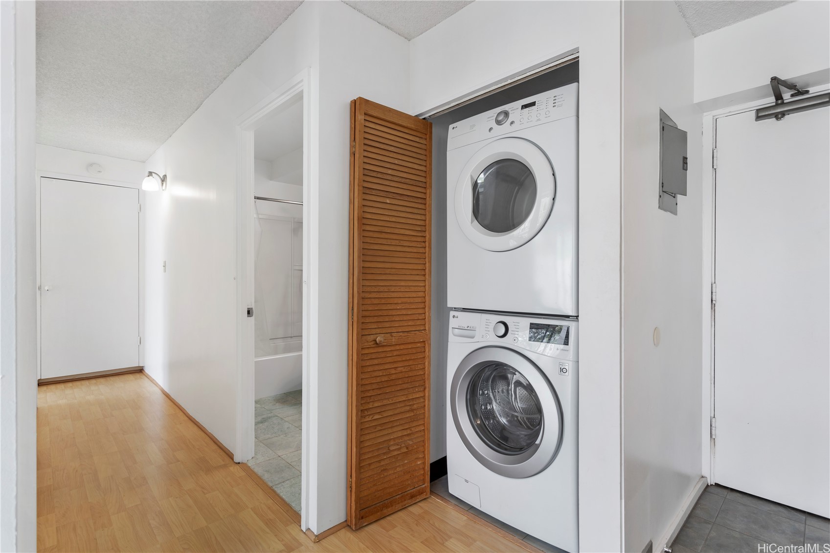 475 Atkinson Drive 807 Property Photo 5