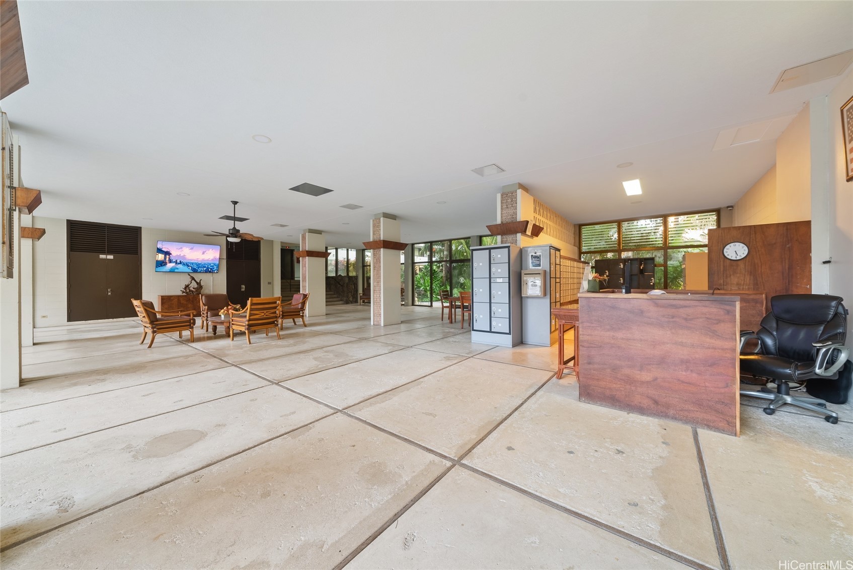 425 Ena Road B602 Property Photo 17