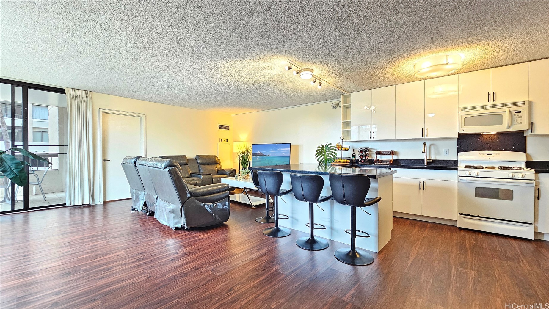 2215 Aloha Drive Dh405 Property Photo 4
