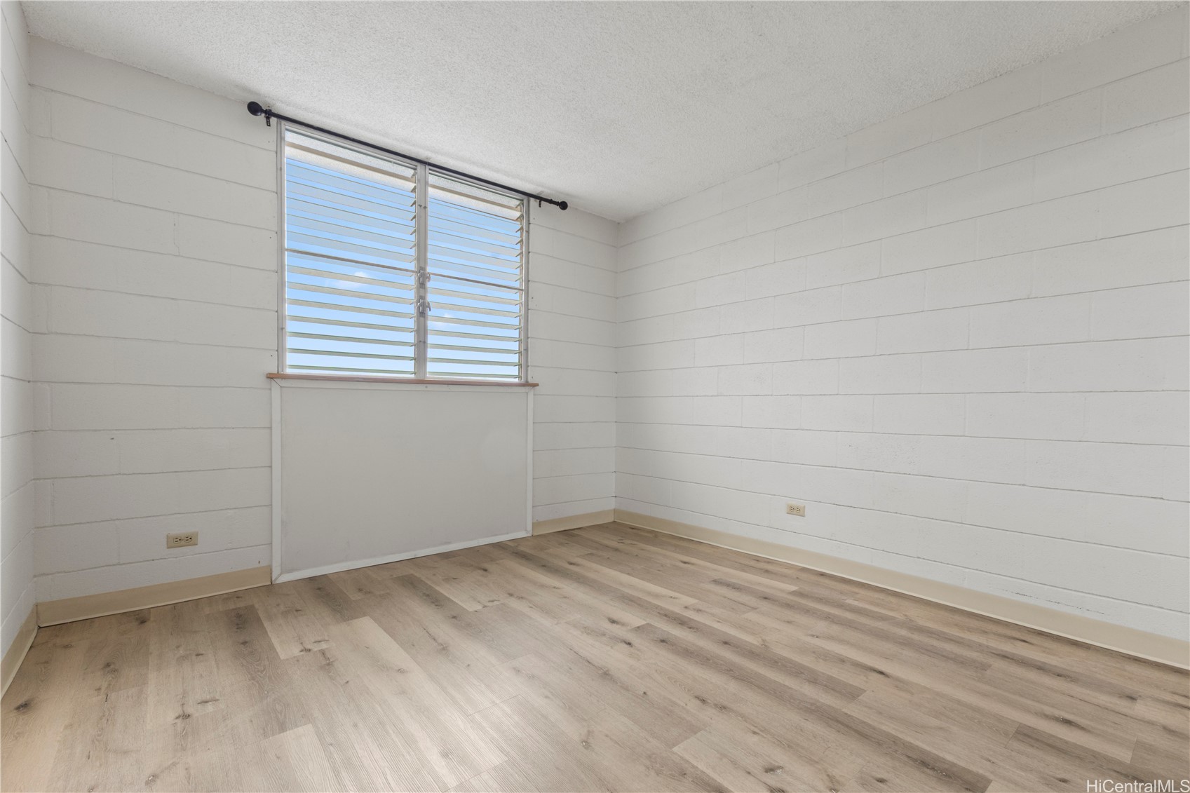 633 Nalanui Street 409 Property Photo 6