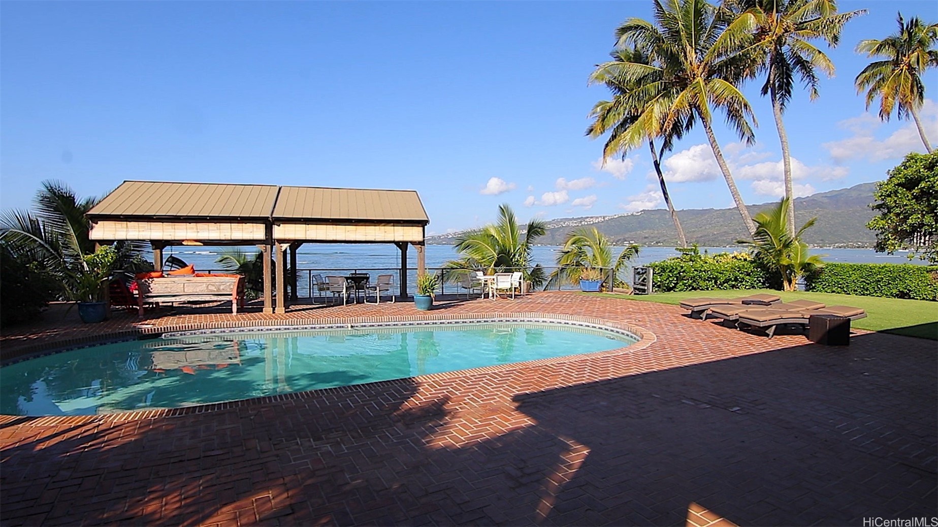 469 A Portlock Road Property Photo 7