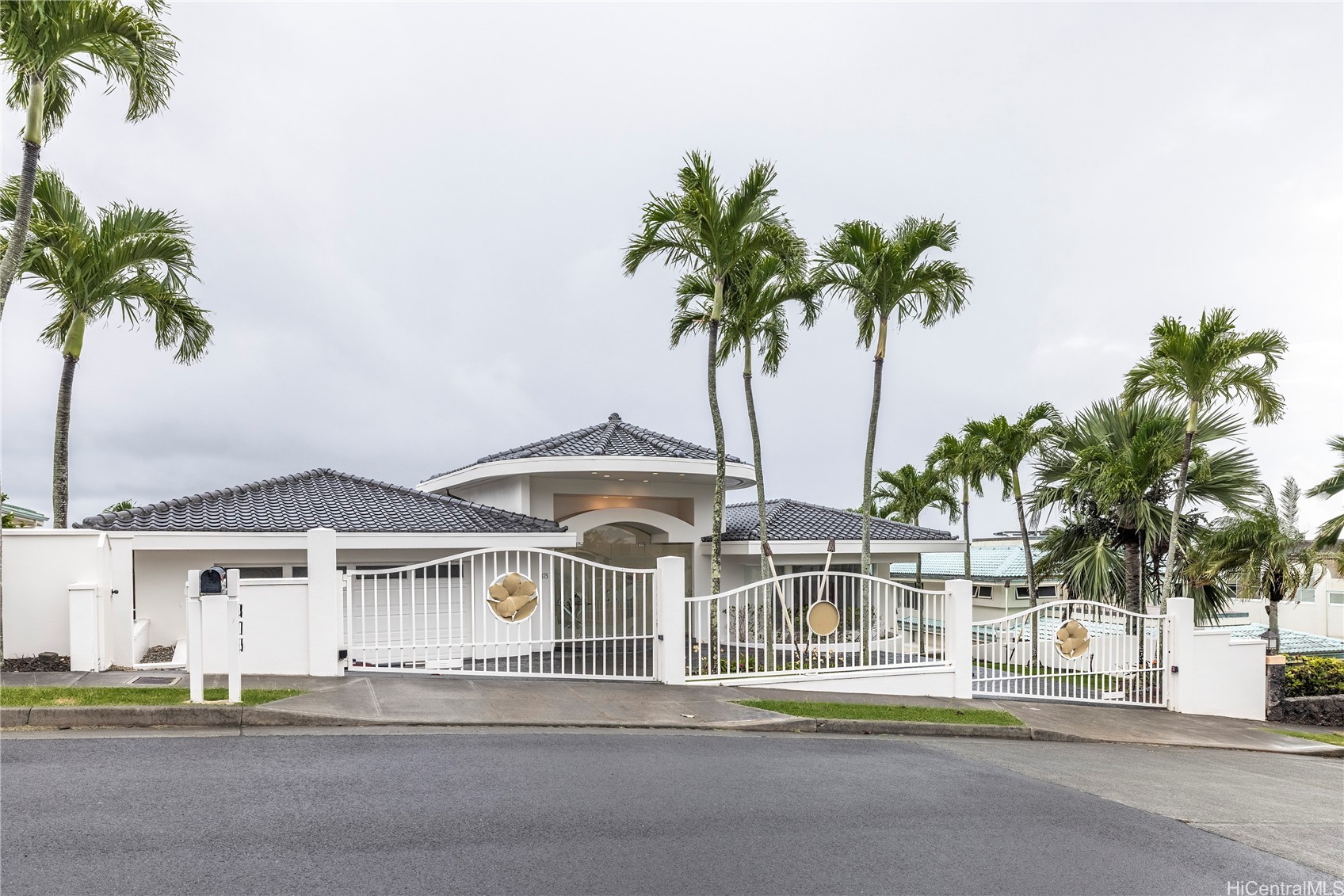 875 Ikena Circle Property Photo 23