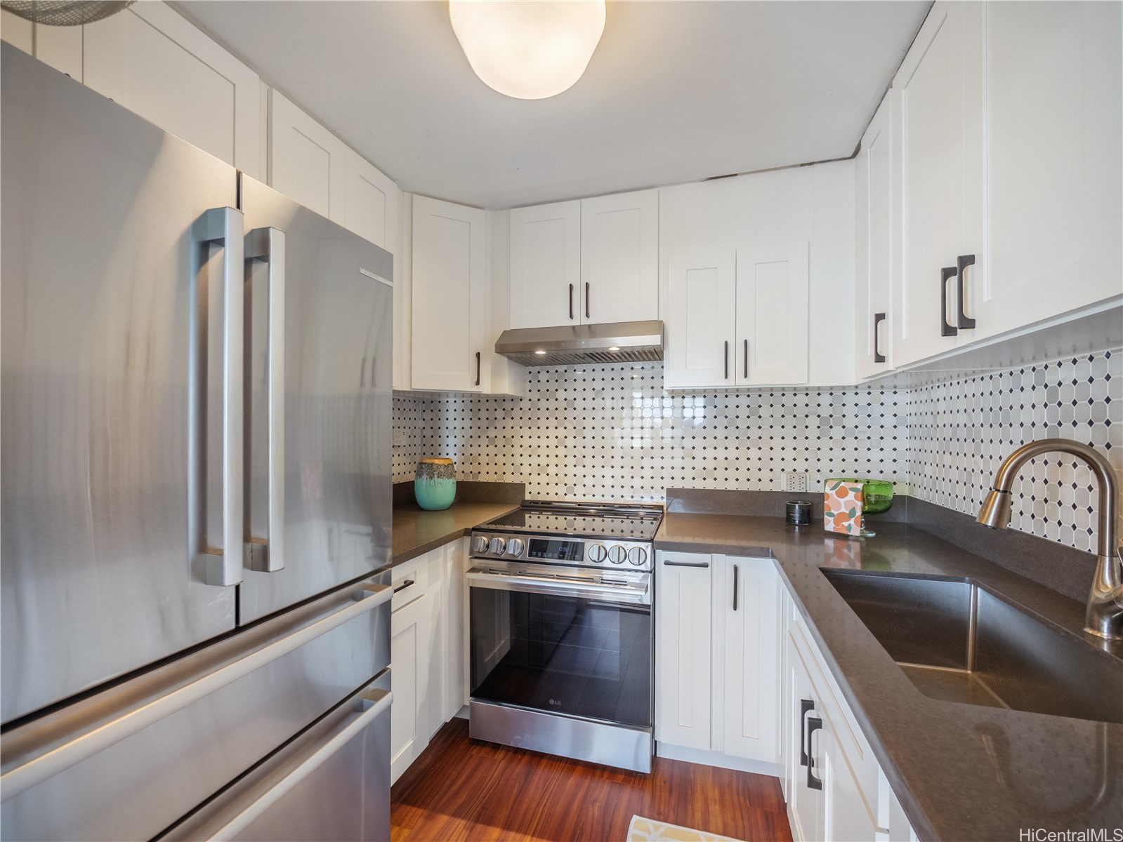 509 University Avenue 1003 Property Photo 2