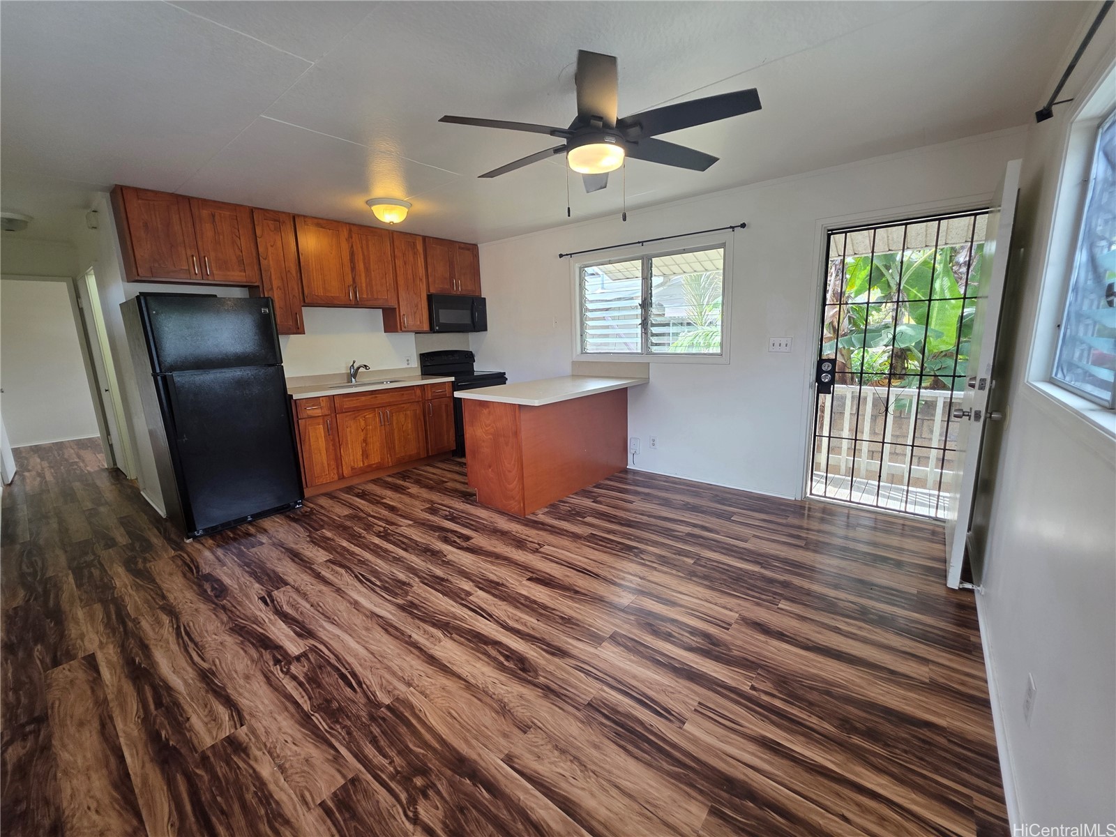 255 Maluniu Avenue A Property Photo 4