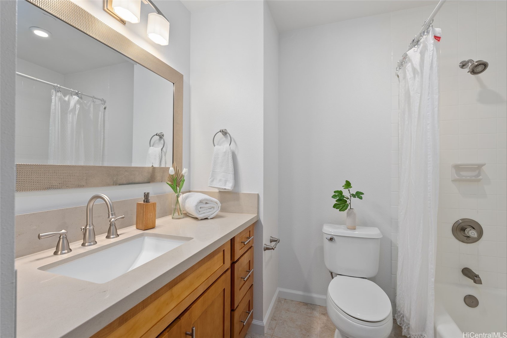 1015 Aoloa Place 217 Property Photo 14