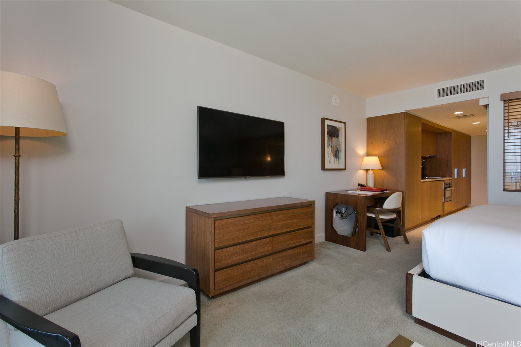 2139 Kuhio Avenue 1503 - Tower 2 Property Photo 4