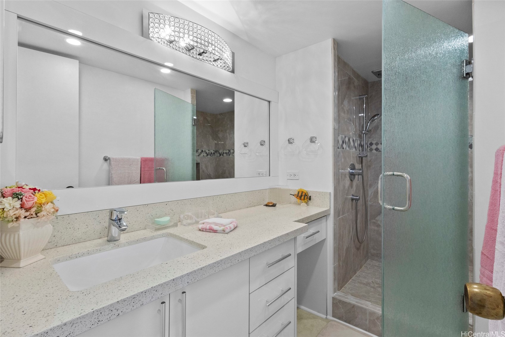 2440 Kuhio Avenue 2201 Property Photo 8