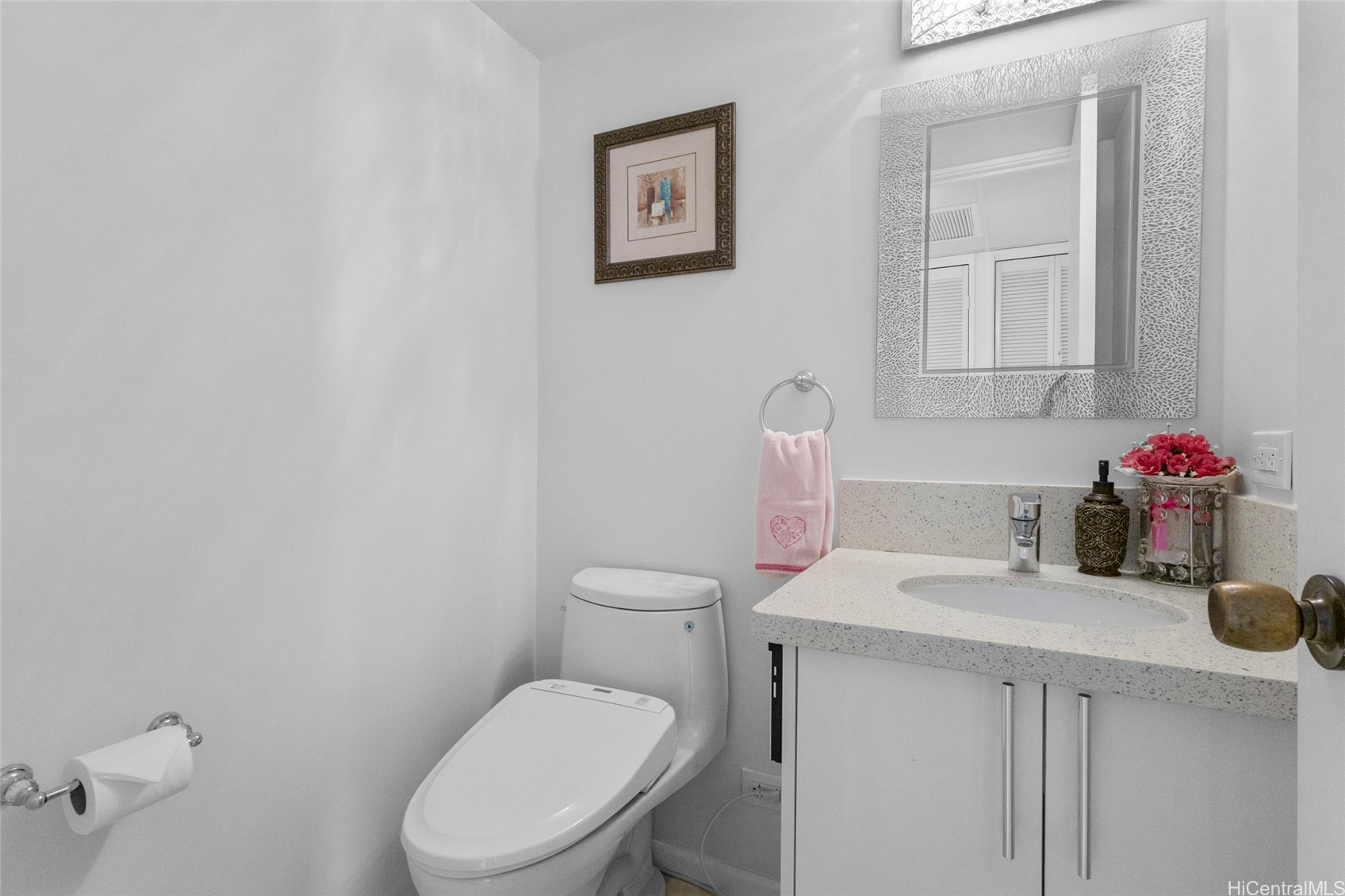 2440 Kuhio Avenue 2201 Property Photo 9