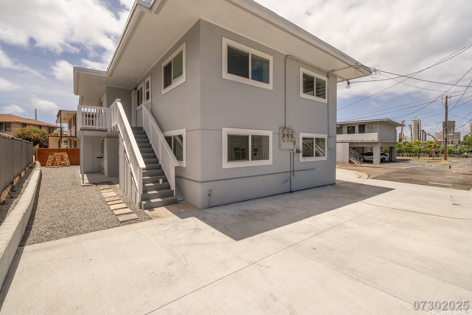 829 Waiaka Place Property Photo 3
