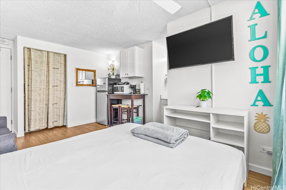 2463 Kuhio Avenue 810 Property Photo 6