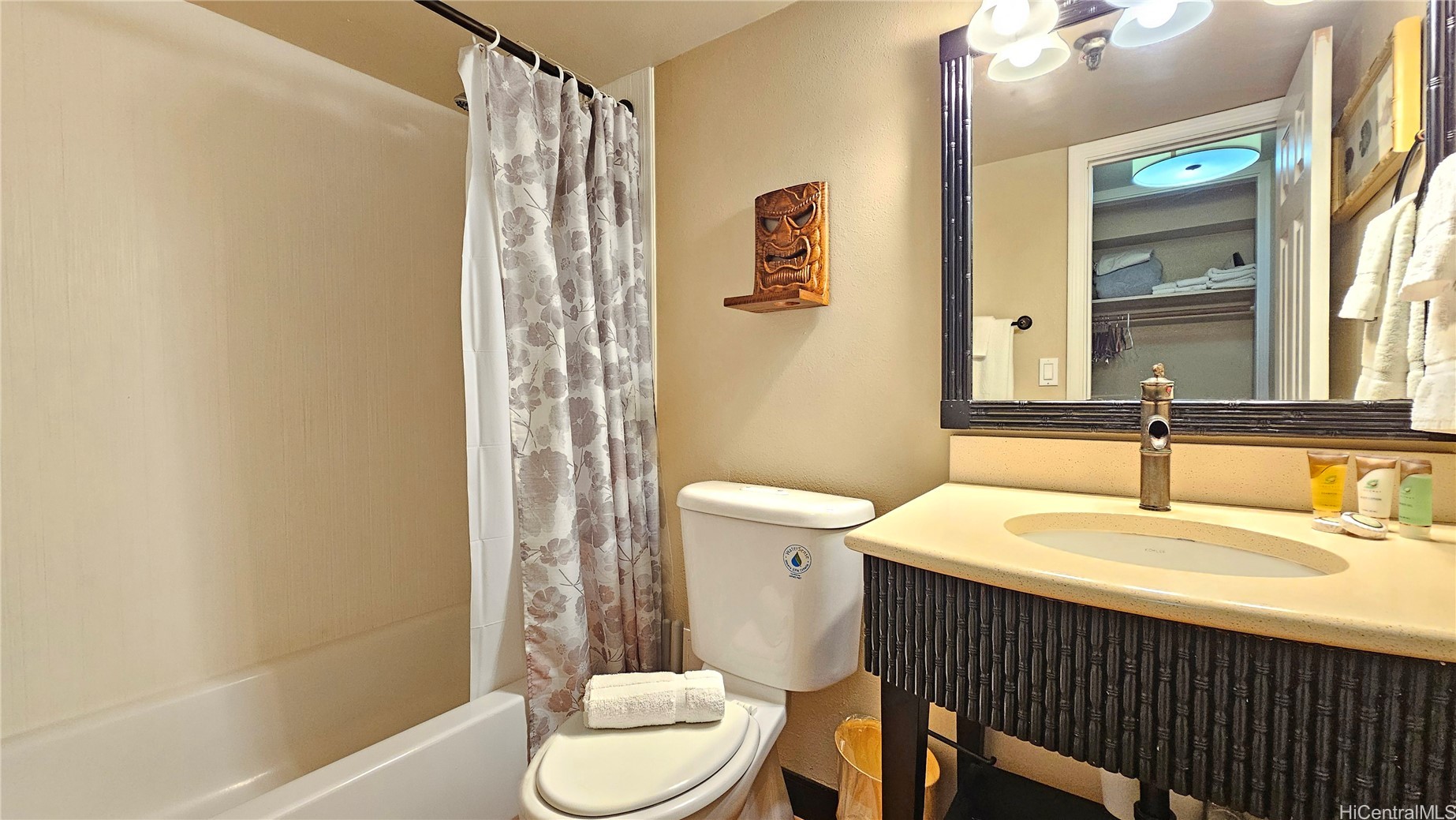 2425 Kuhio Avenue 502 Property Photo 8