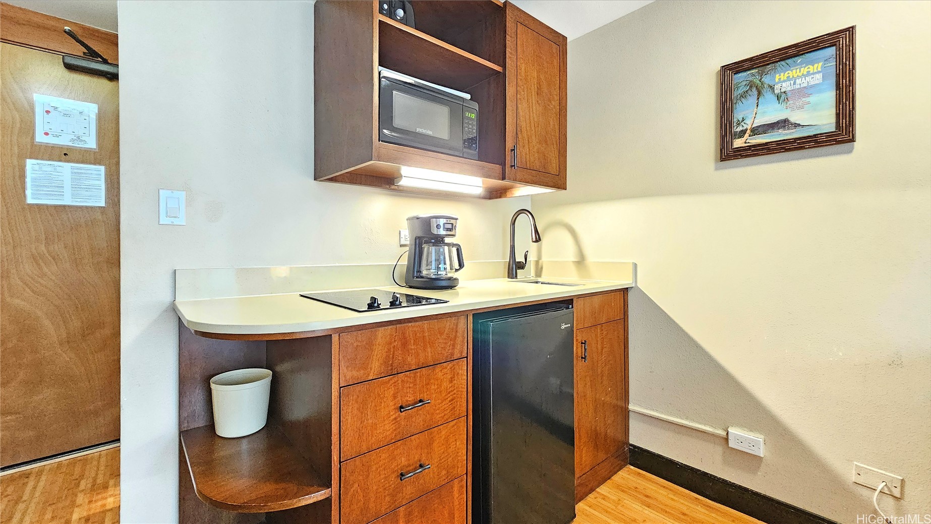 2425 Kuhio Avenue 502 Property Photo 11