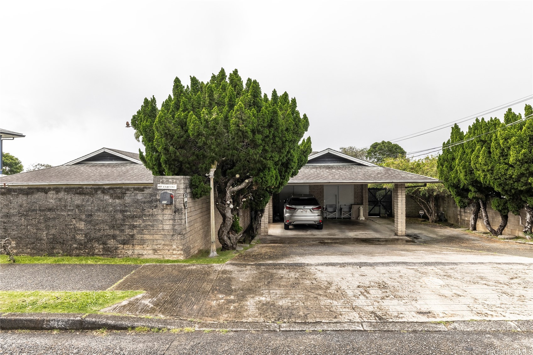 409 Luakini Street Property Photo 1
