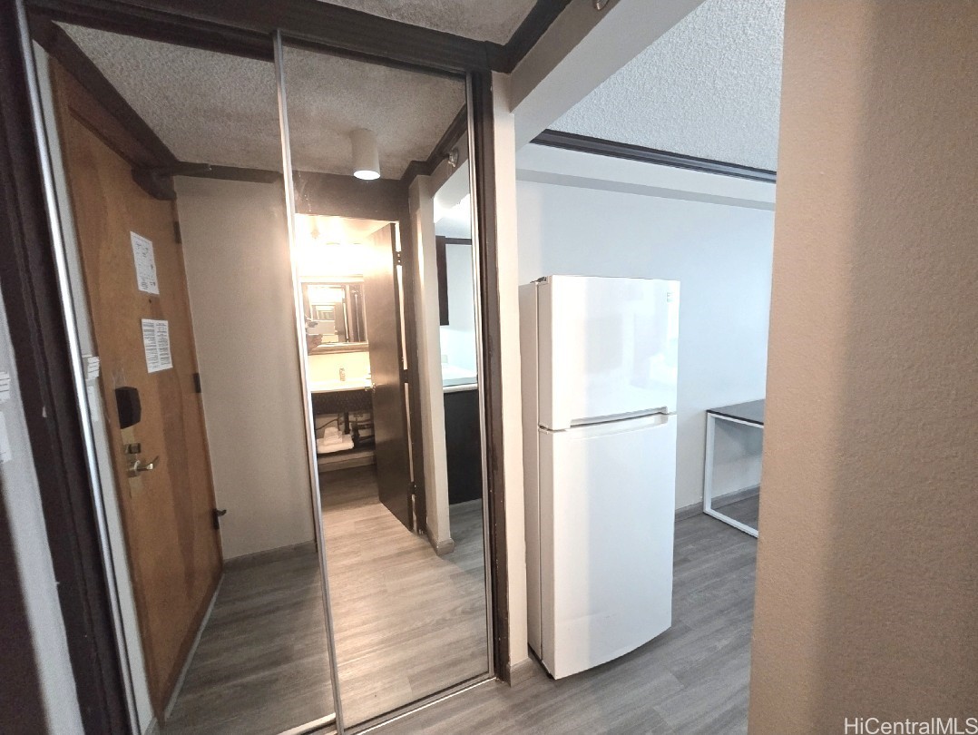 2425 Kuhio Avenue 503 Property Photo 2