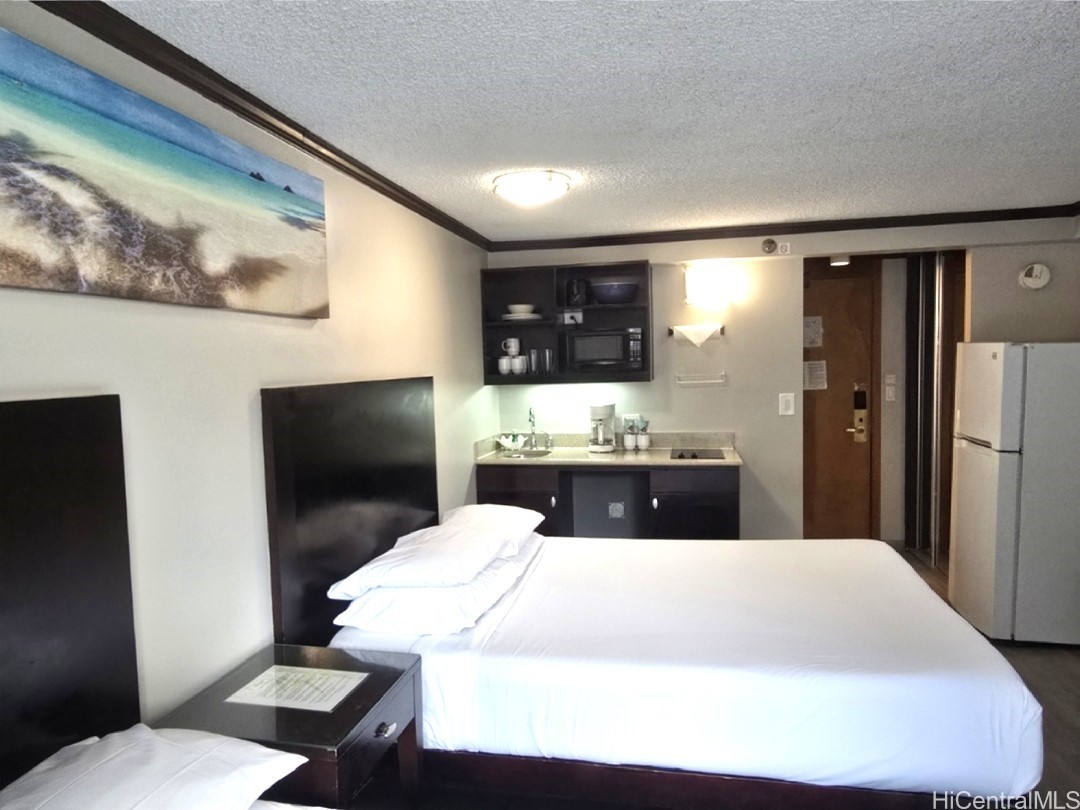 2425 Kuhio Avenue 503 Property Photo 5