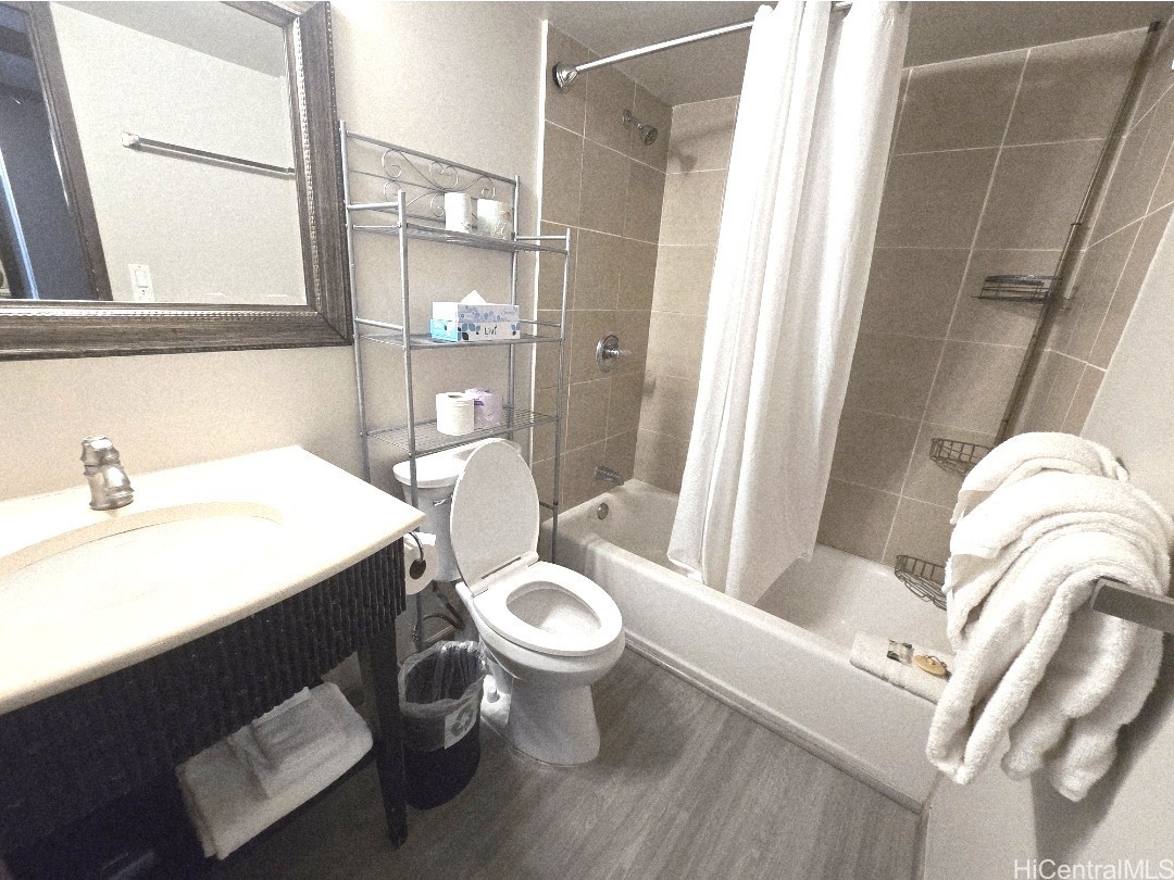2425 Kuhio Avenue 503 Property Photo 6
