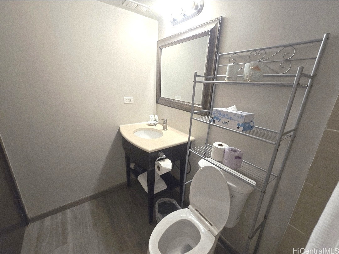 2425 Kuhio Avenue 503 Property Photo 8