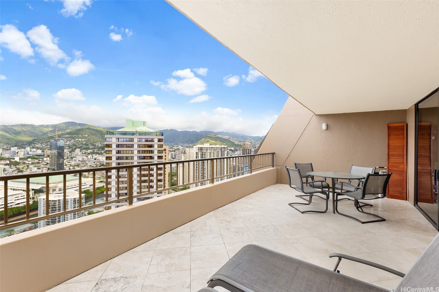 1778 Ala Moana Boulevard Ph14 Property Photo 2