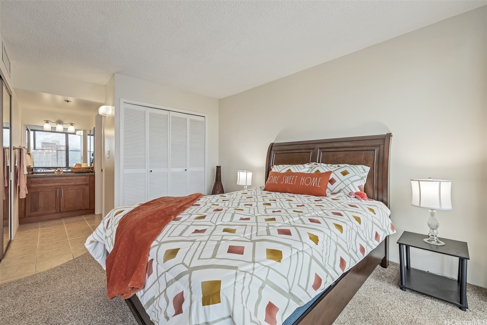 990 Ala Nanala Street 17b Property Photo 3