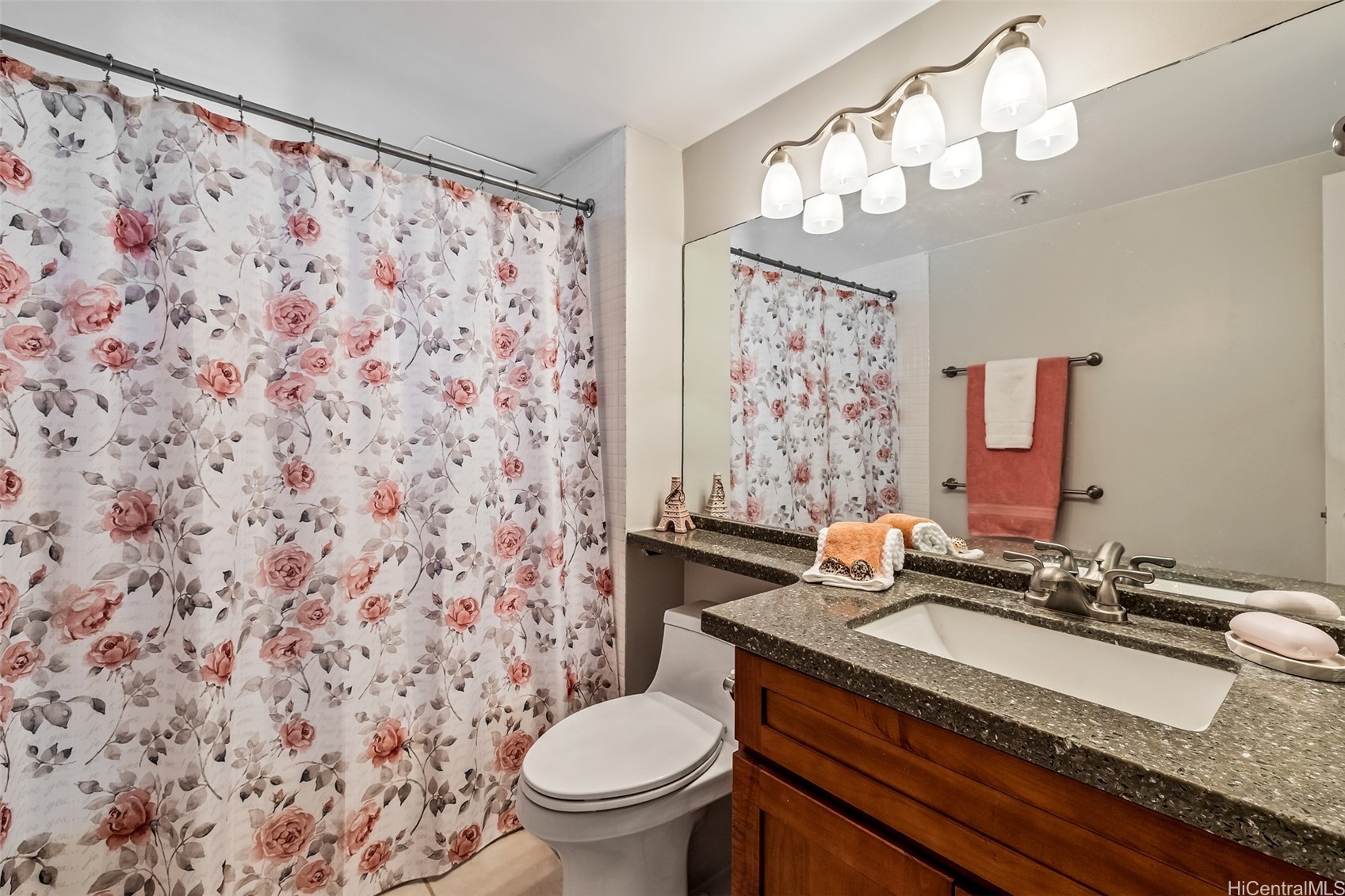 990 Ala Nanala Street 17b Property Photo 13