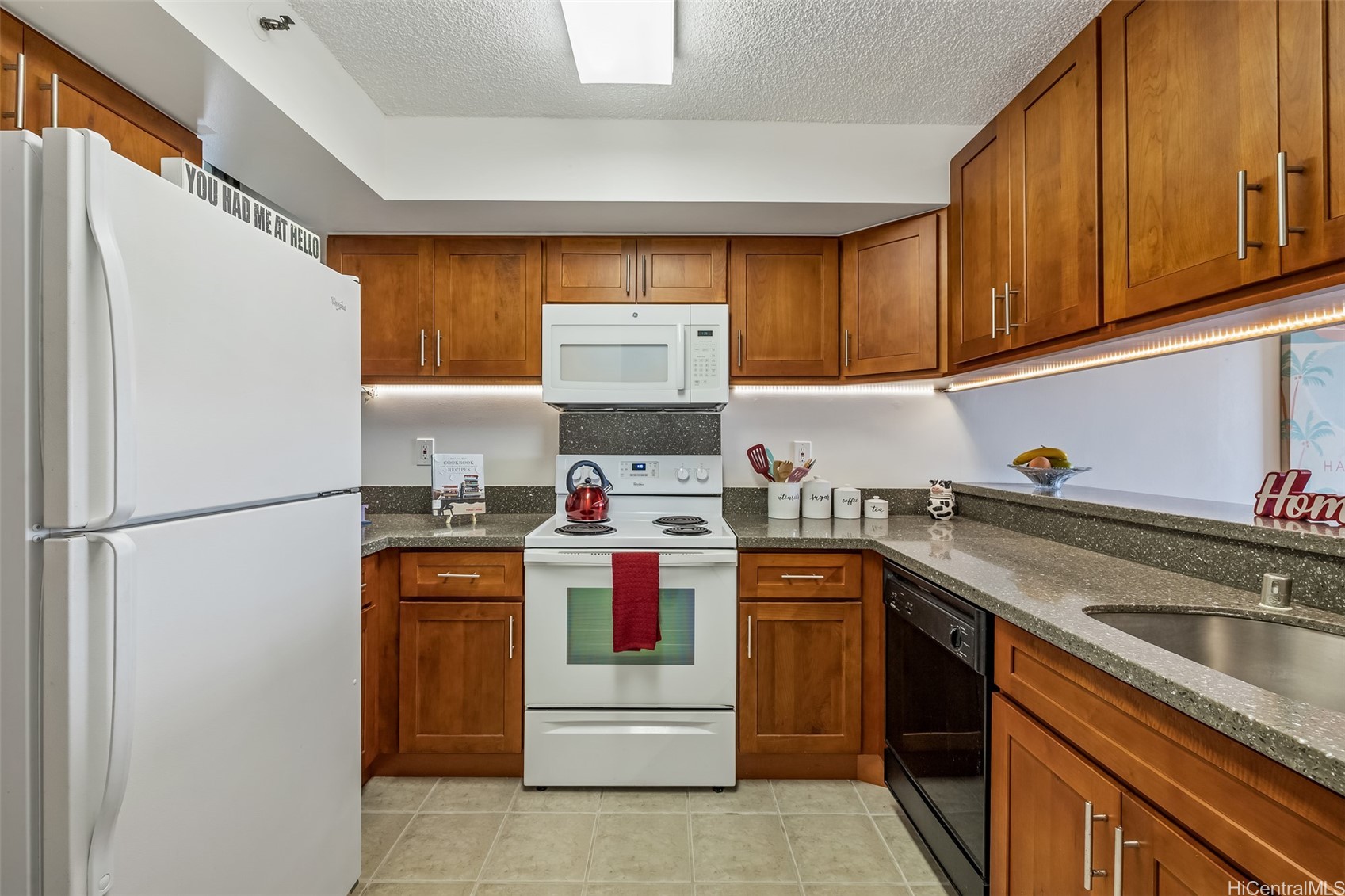 990 Ala Nanala Street 17b Property Photo 15