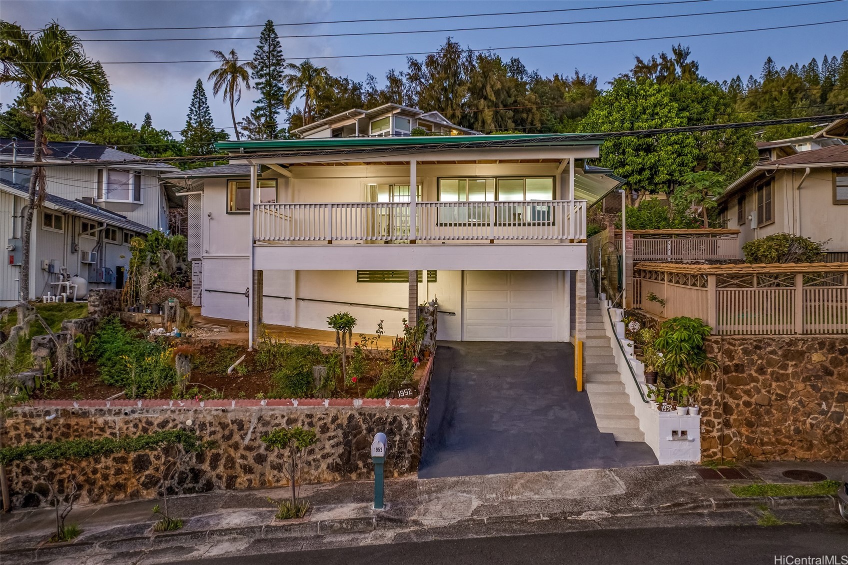 1952 Bertram Street Property Photo 1