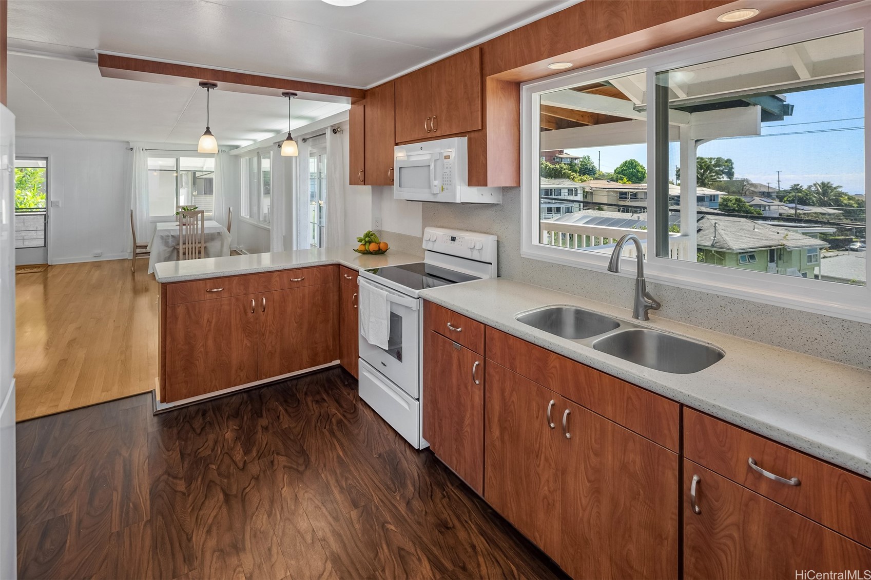 1952 Bertram Street Property Photo 6