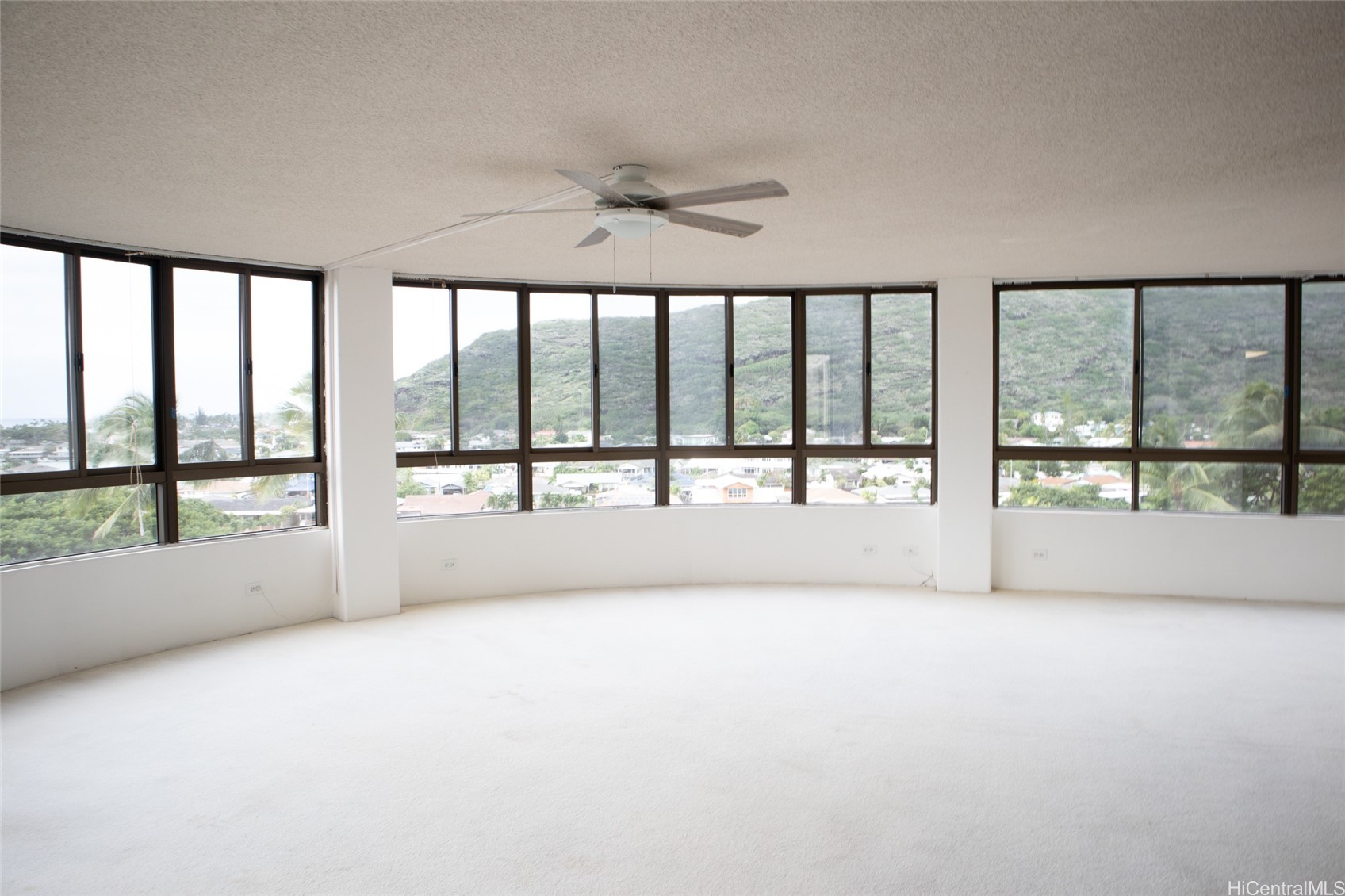 6770 Hawaii Kai Drive 502 Property Photo 3