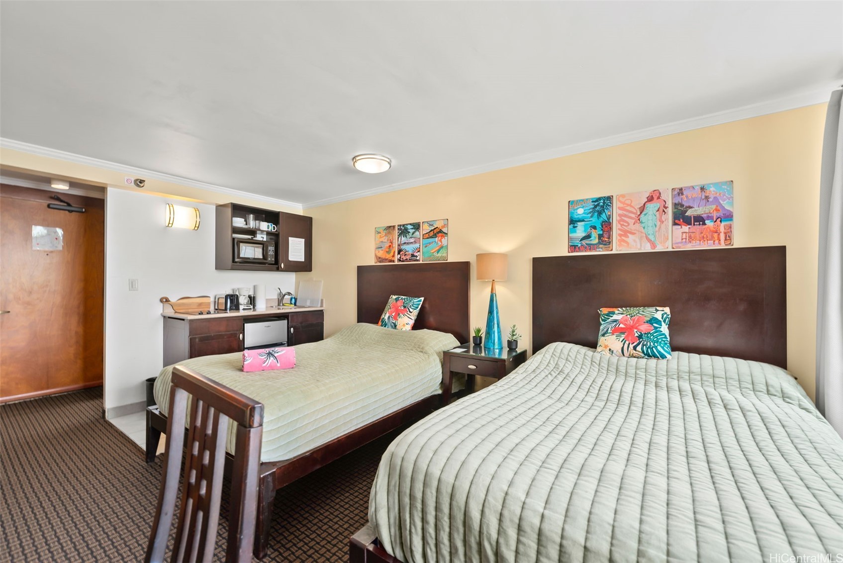 2425 Kuhio Avenue 608 Property Photo 4