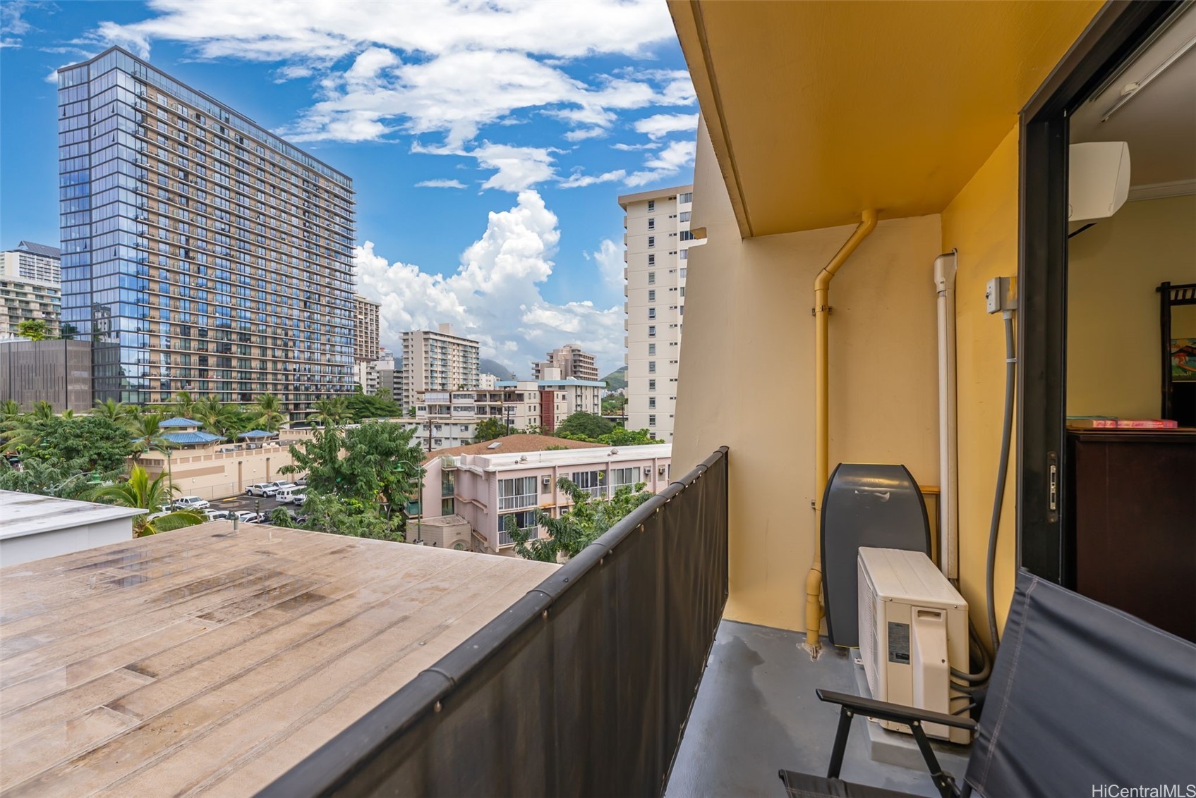2425 Kuhio Avenue 608 Property Photo 15