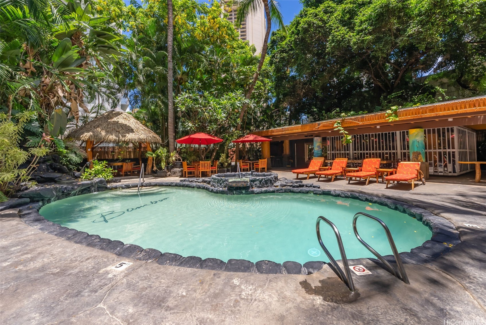 2425 Kuhio Avenue 608 Property Photo 17